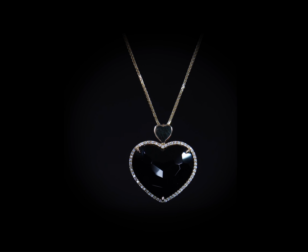 Diamond necklace, heart pendant, 18K yellow gold, Onyx stone 